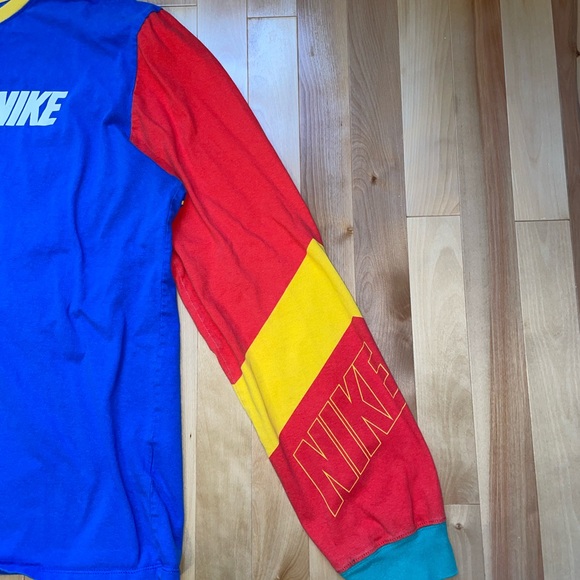 Bright and bold Nike men’s Large long sleeve shirt - Picture 2 of 6